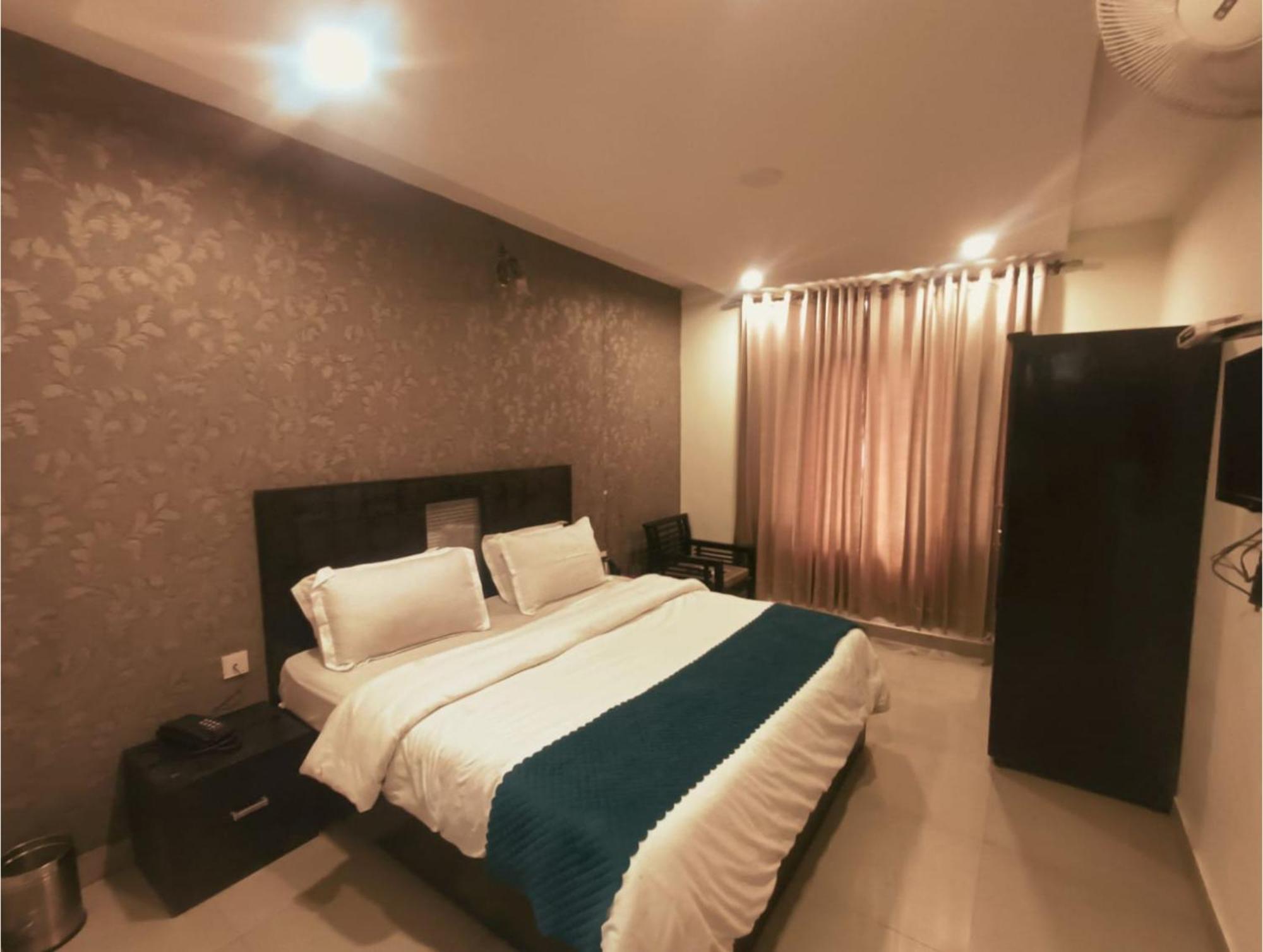 Hotel Wild Rose - דלהאוזי מראה חיצוני תמונה